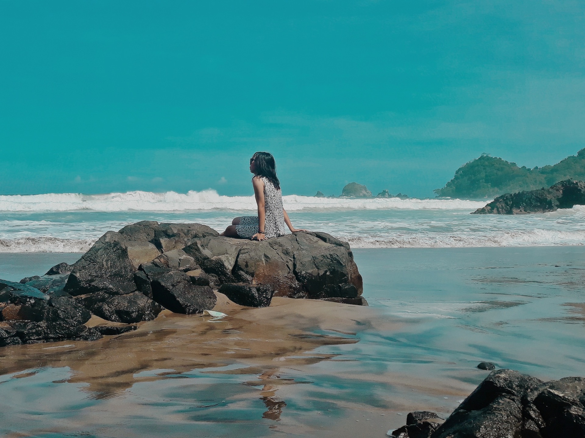 Pantai Jolosutro